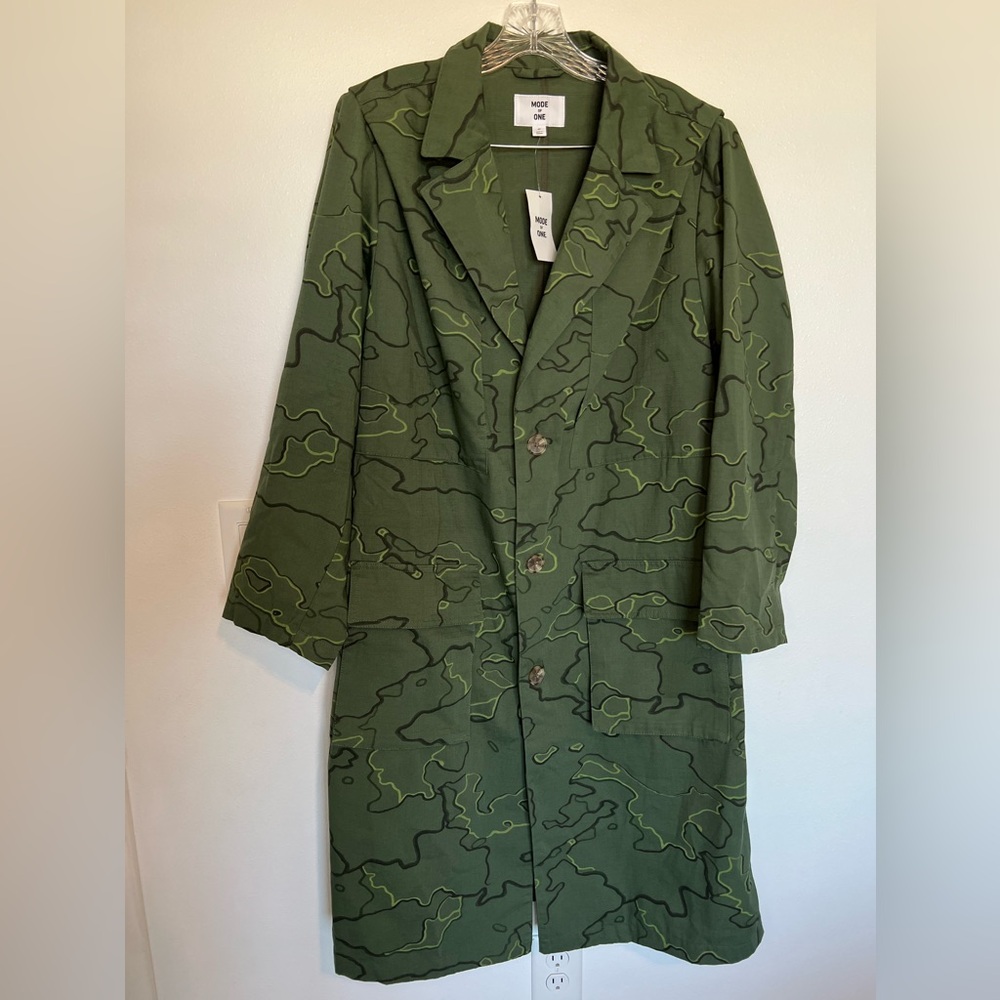 NWT Green Camo Trench Coat Size Medium Utilitarian Streetwear
